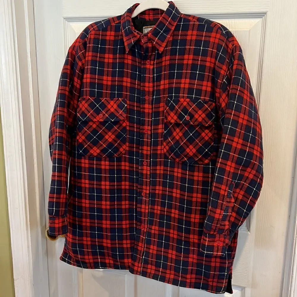 Thick warm lumber Jack Shacket Men’s M vintage red & navy quilted